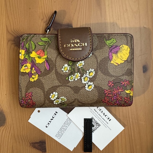 🌸 Coach Medium Corner Zip Wallet In Signature Canvas With Floral Print - Picture 15 of 15